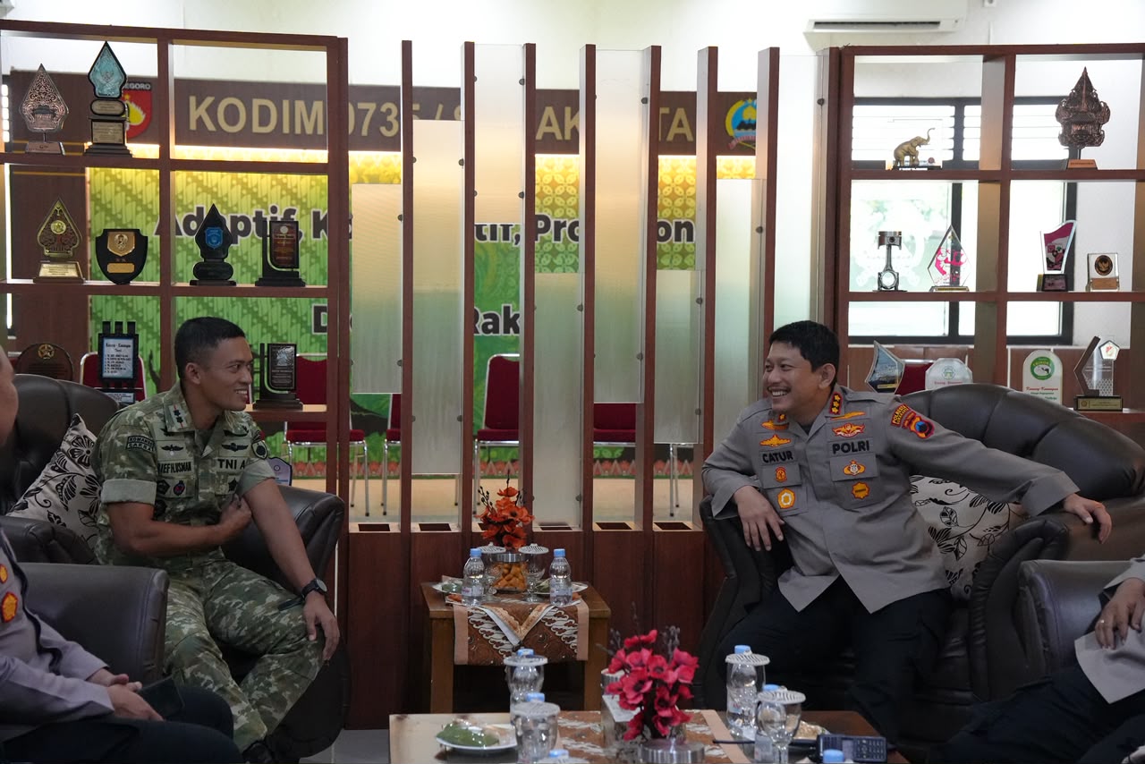 Kapolresta Surakarta dan Dandim 0735 Perkuat Sinergi TNI-Polri Demi Jaga Stabilitas Kota Solo