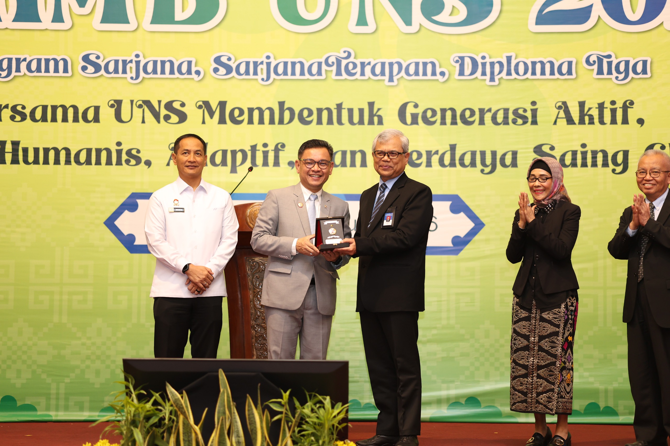 Gubernur Lemhannas Bekali 11.237 Mahasiswa Baru UNS, Tekankan Nasionalisme dan Literasi Digital