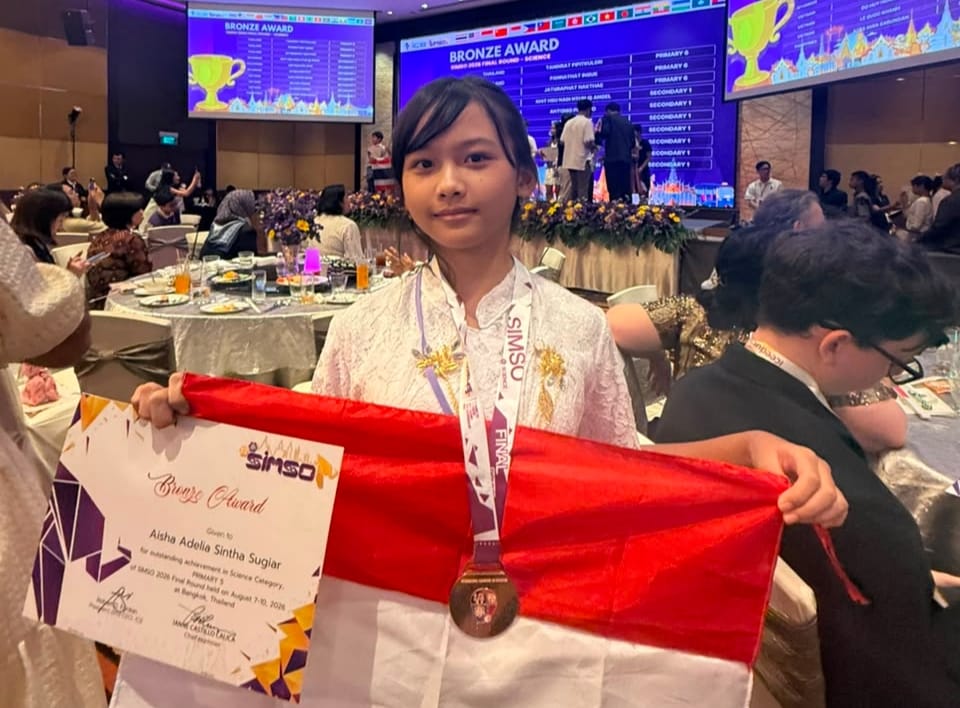 Adelia, Siswi SDN Mangkubumen Kidul Raih Medali Perunggu Olimpiade Sains di Thailand
