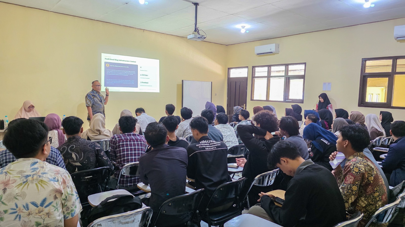 JSN Mengajar Hadirkan Perspektif Industri Jalan Tol kepada Mahasiswa UMPKU