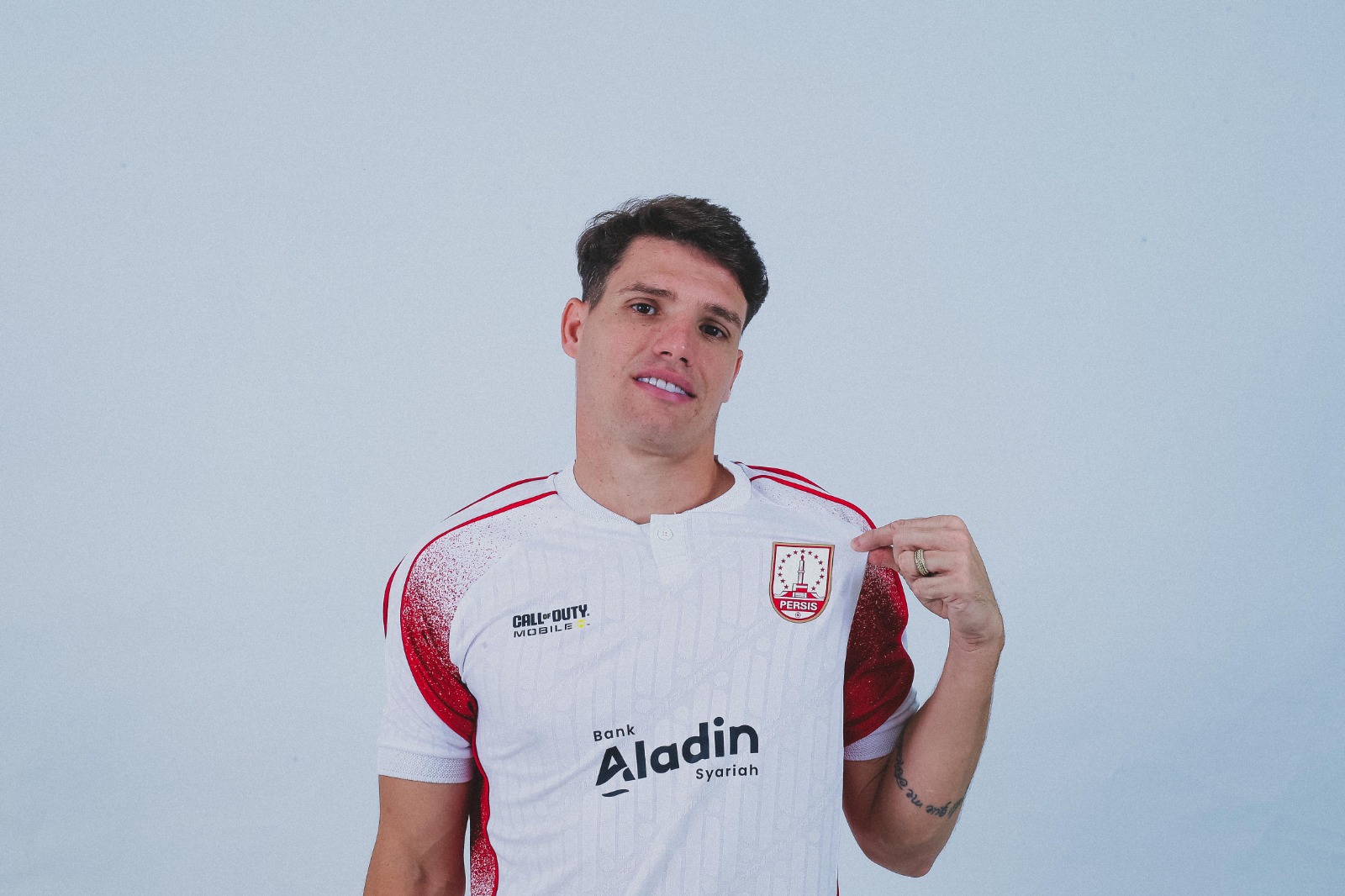 Vico Duarte Resmi Gabung PERSIS Solo, Siap Bantu Laskar Sambernyawa Promosi